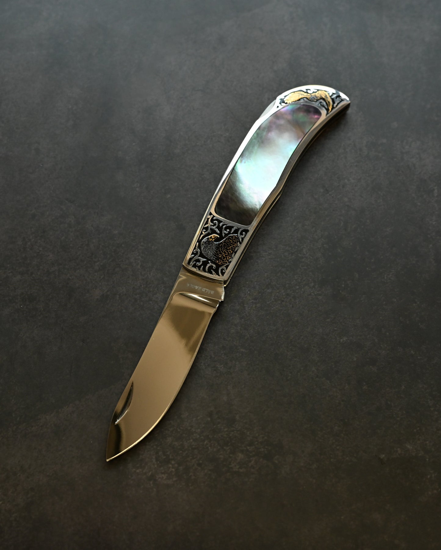 Katsuhiko Miura Handmade Folding Knife – Mother-of-Pearl Inlay & Engraved Eagle