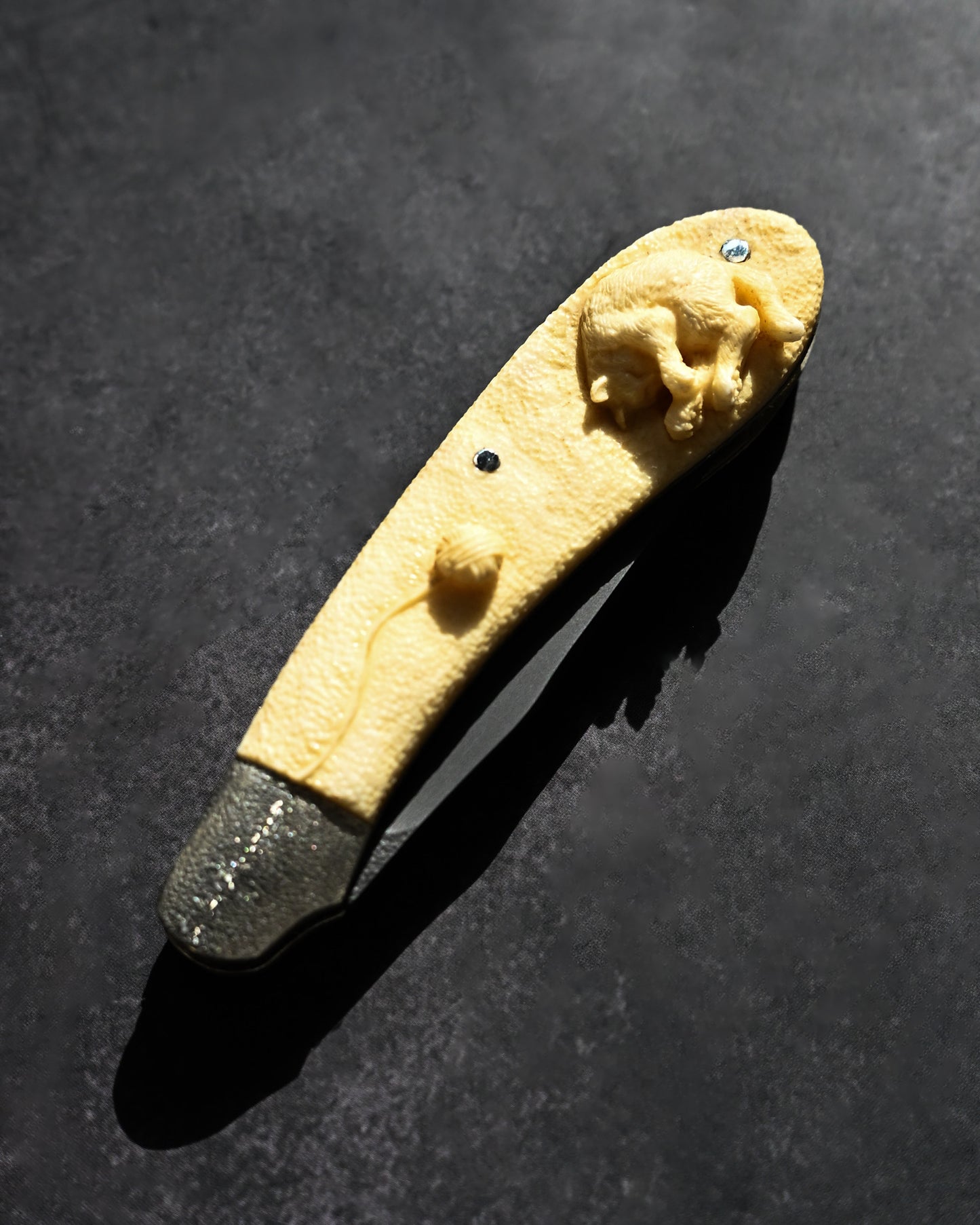 Hidetoshi Nakayama Kyoto Show Edition Handmade EDC Folding Knife Carved Antler Handle with Cat & Hydrangea Motifs