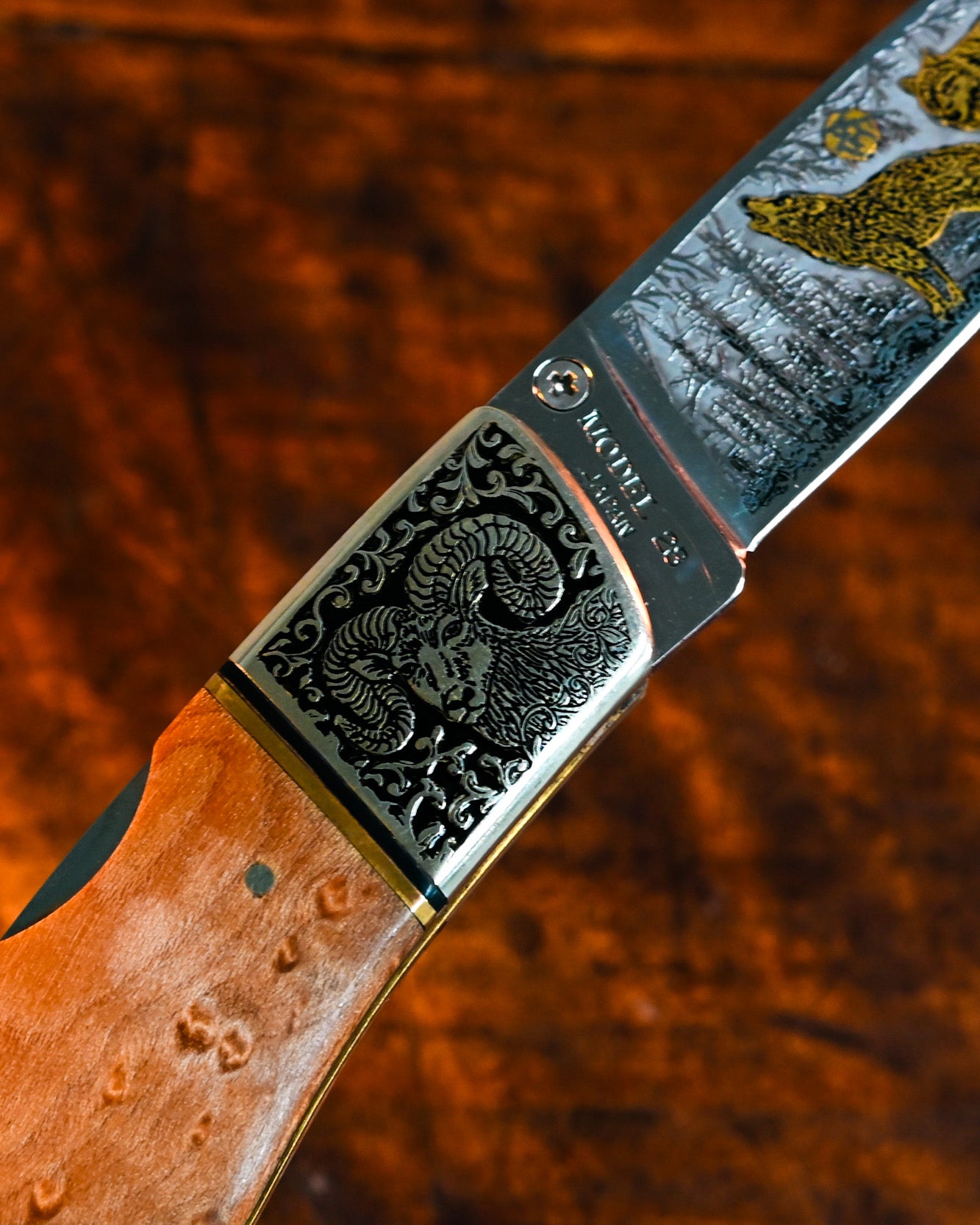 Japanese Handmade Folding Knife - Katsuhiko Miura Craftsmanship, Natural Mother-of-Pearl Inlay & Engraved Wildlife Design, Back Lock