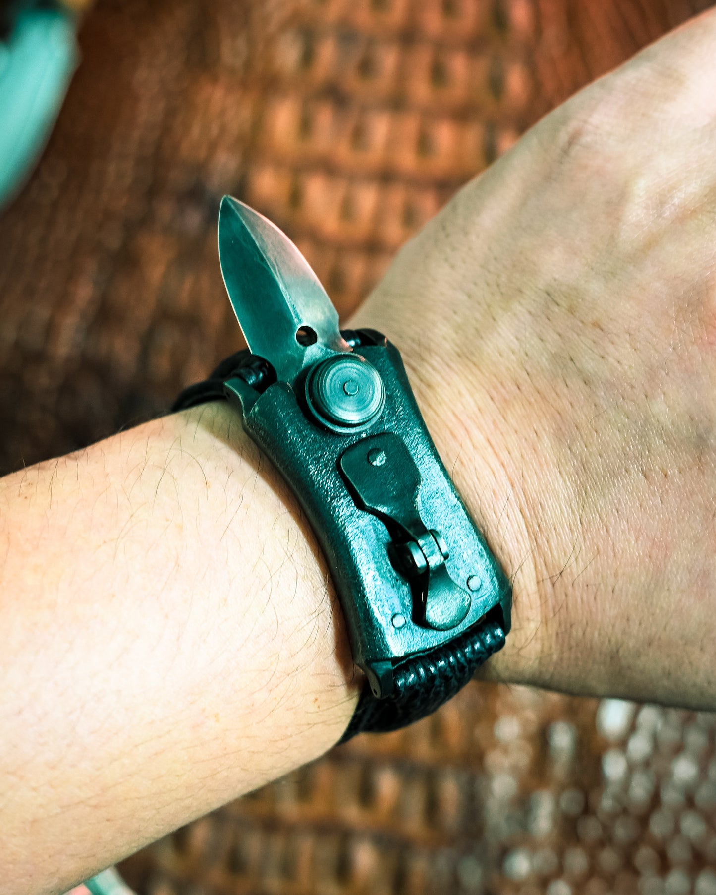 “The Blade Hidden on the Wrist” — Hidetoshi Nakayama Wristwatch Knife