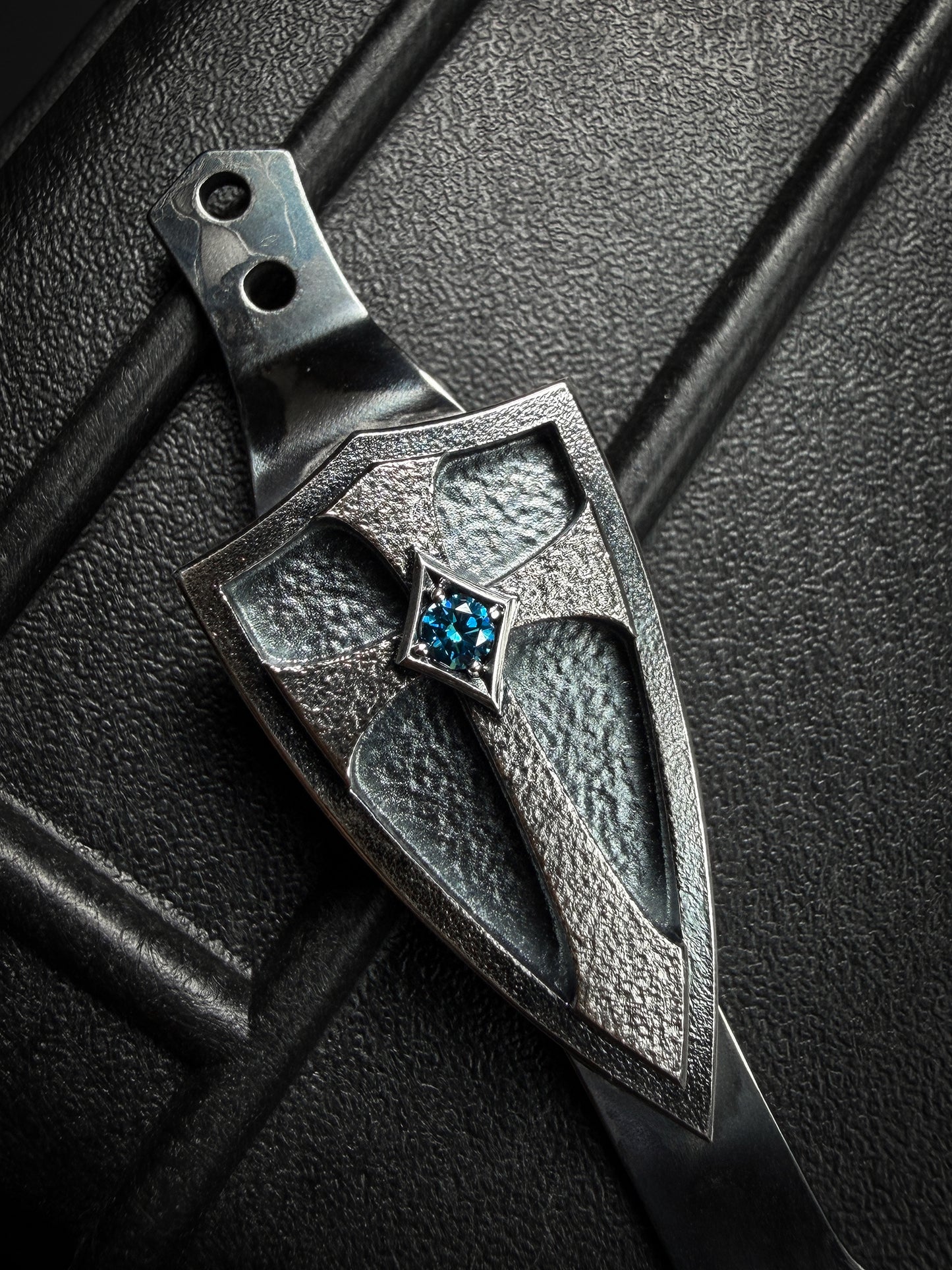 Steel Flame 925 シルバー XL クルセイダーシールド 多面カット・ブルージェム