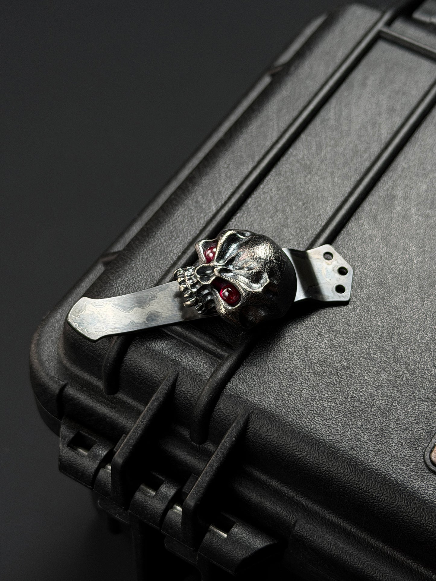 Steel Flame Silver Warrior Clip with Red Eye Inlay 3-Hole Clip