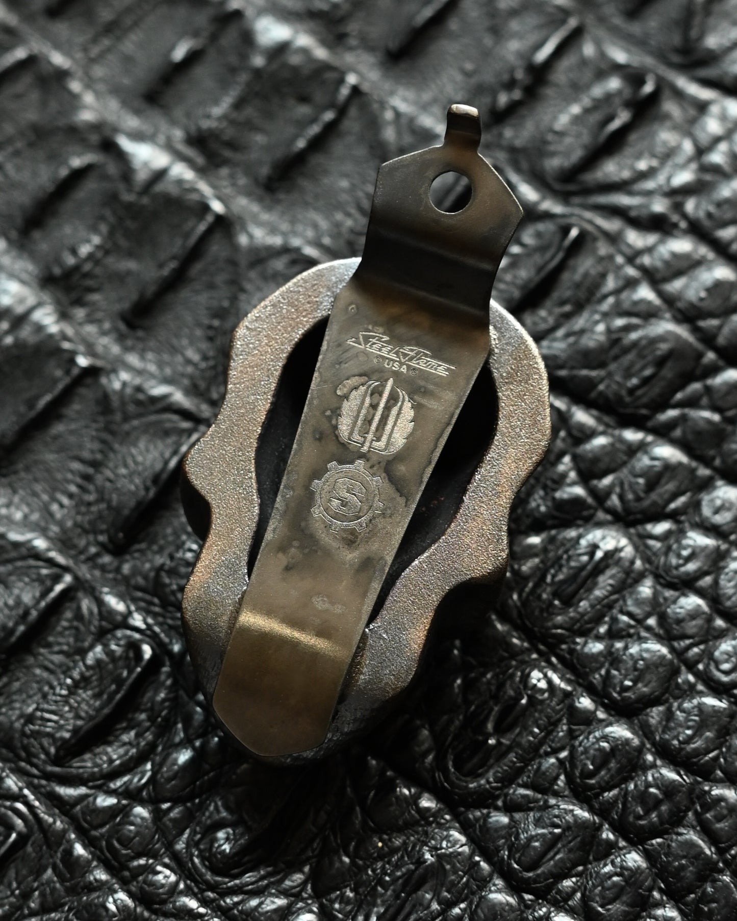 Steel Flame × Starlingear × Strider Triple Collaboration Pocket Clip – Stainless Steel / Bronze Dark Skull Inlay XXXXL/ FC 9mm・LUGER Top Decoration