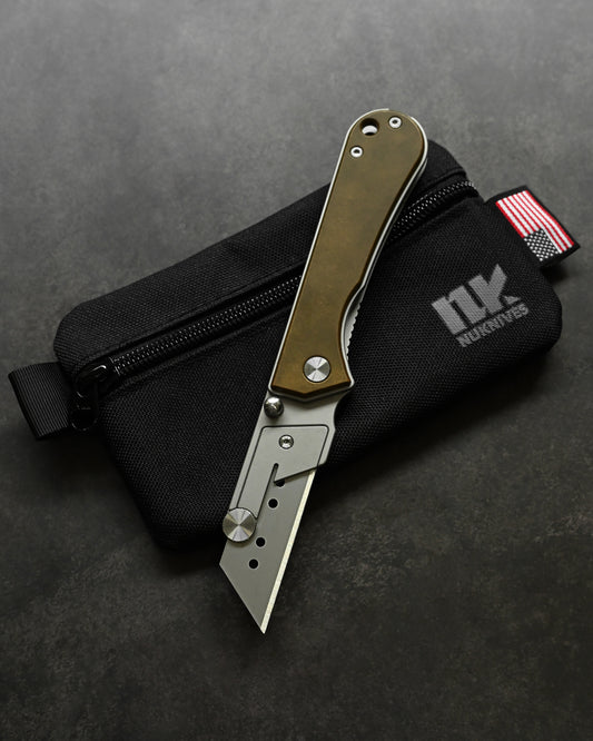 NUKNIVES Brass Handle Quick-Open Replaceable Blade Utility Knife Kumpanter U23