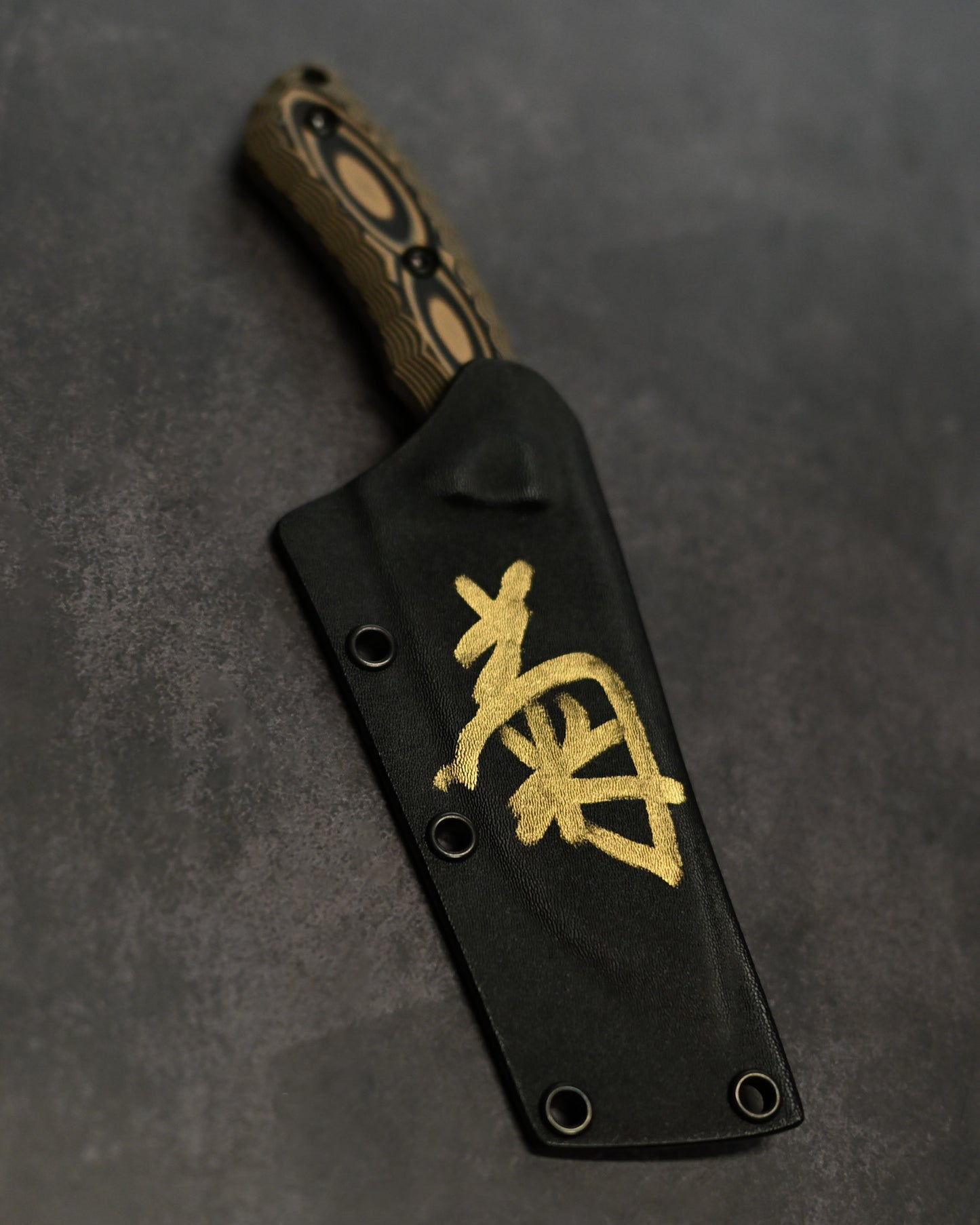 Rare Collaboration Kikuknives Survival × Idol Sabaidoru Custom Camping Knife
