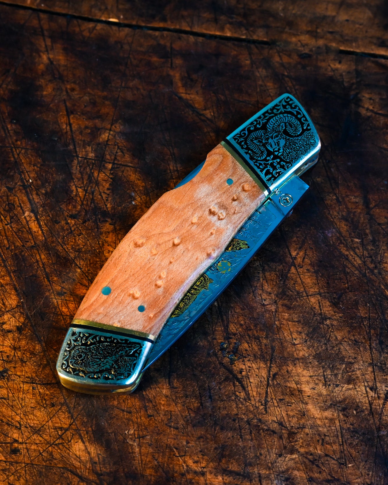 Japanese Handmade Folding Knife - Katsuhiko Miura Craftsmanship, Natural Mother-of-Pearl Inlay & Engraved Wildlife Design, Back Lock