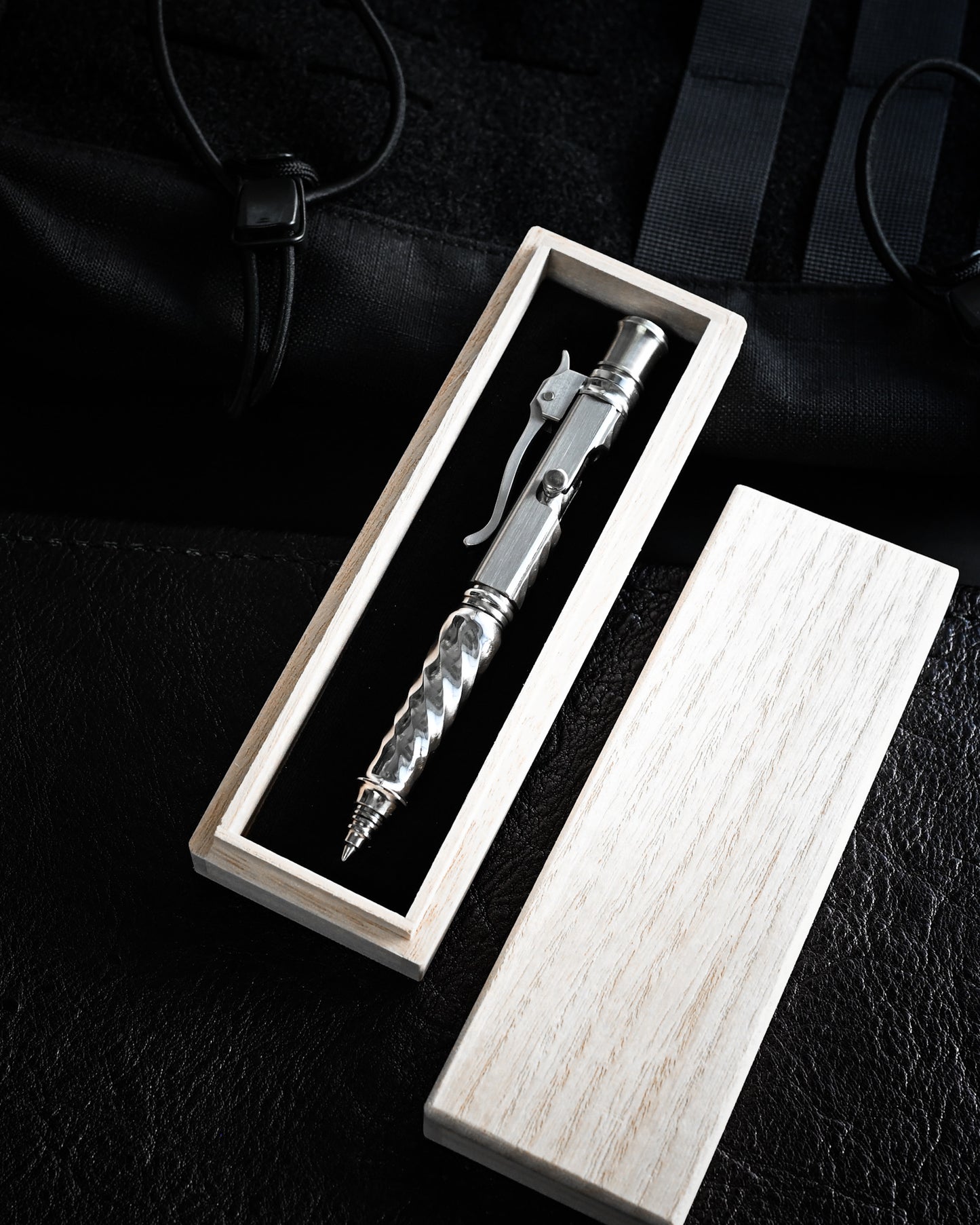 Hidetoshi Nakayama Custom Tactical Pen Twist Pattern Body +Damascus Blade Head