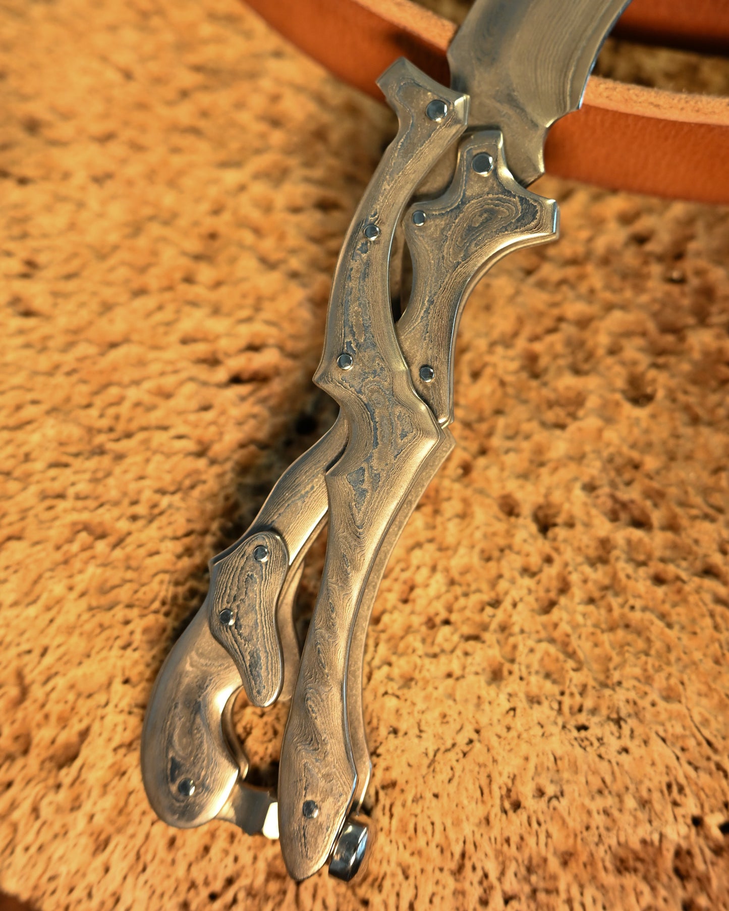 Nakayama Hidetoshi Exhibition Folding Knife – Premium Handcrafted Damascus Steel, Compact and Portable, Perfect Craftsmanship