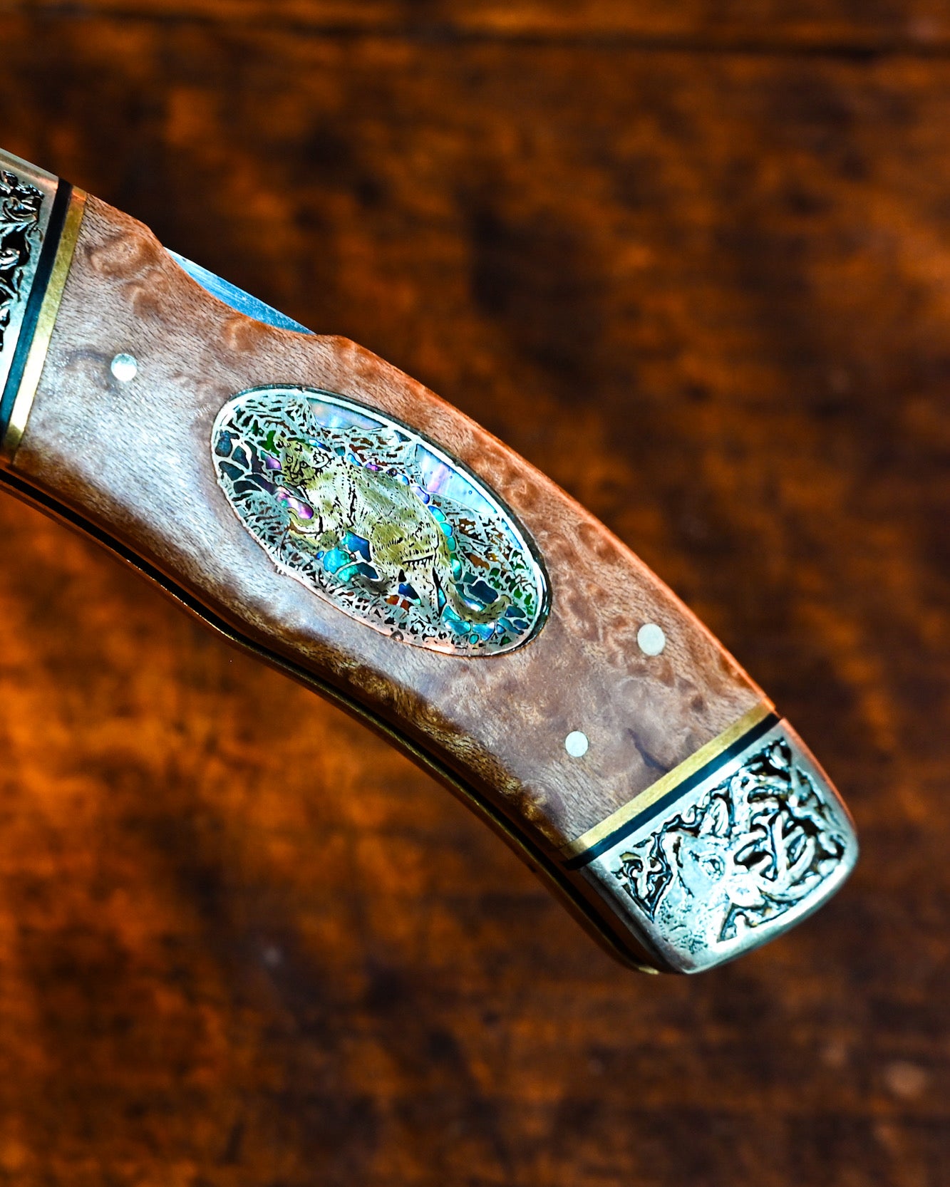 Japanese Handmade Folding Knife - Katsuhiko Miura Craftsmanship, Natural Mother-of-Pearl Inlay & Engraved Wildlife Design, Back Lock