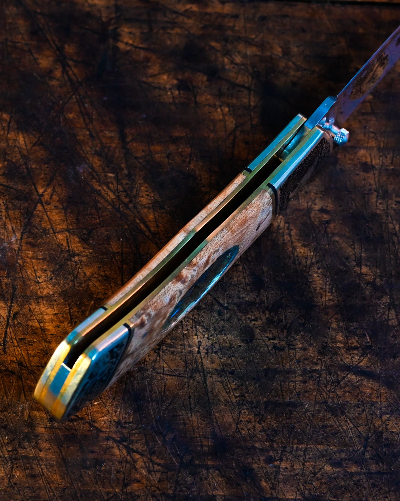 Japanese Handmade Folding Knife - Katsuhiko Miura Craftsmanship, Natural Mother-of-Pearl Inlay & Engraved Wildlife Design, Back Lock