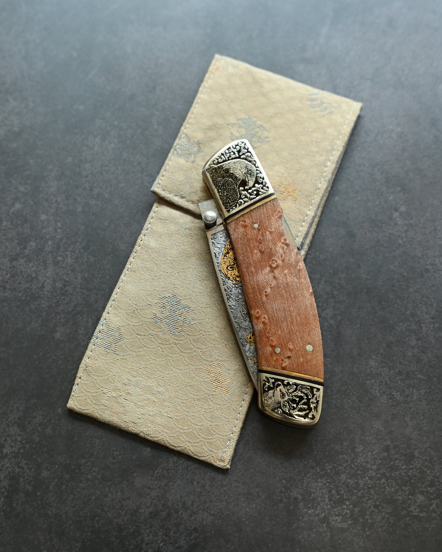 Katsuhiko Miura Handmade Folding Knife – Animal Engraving Series