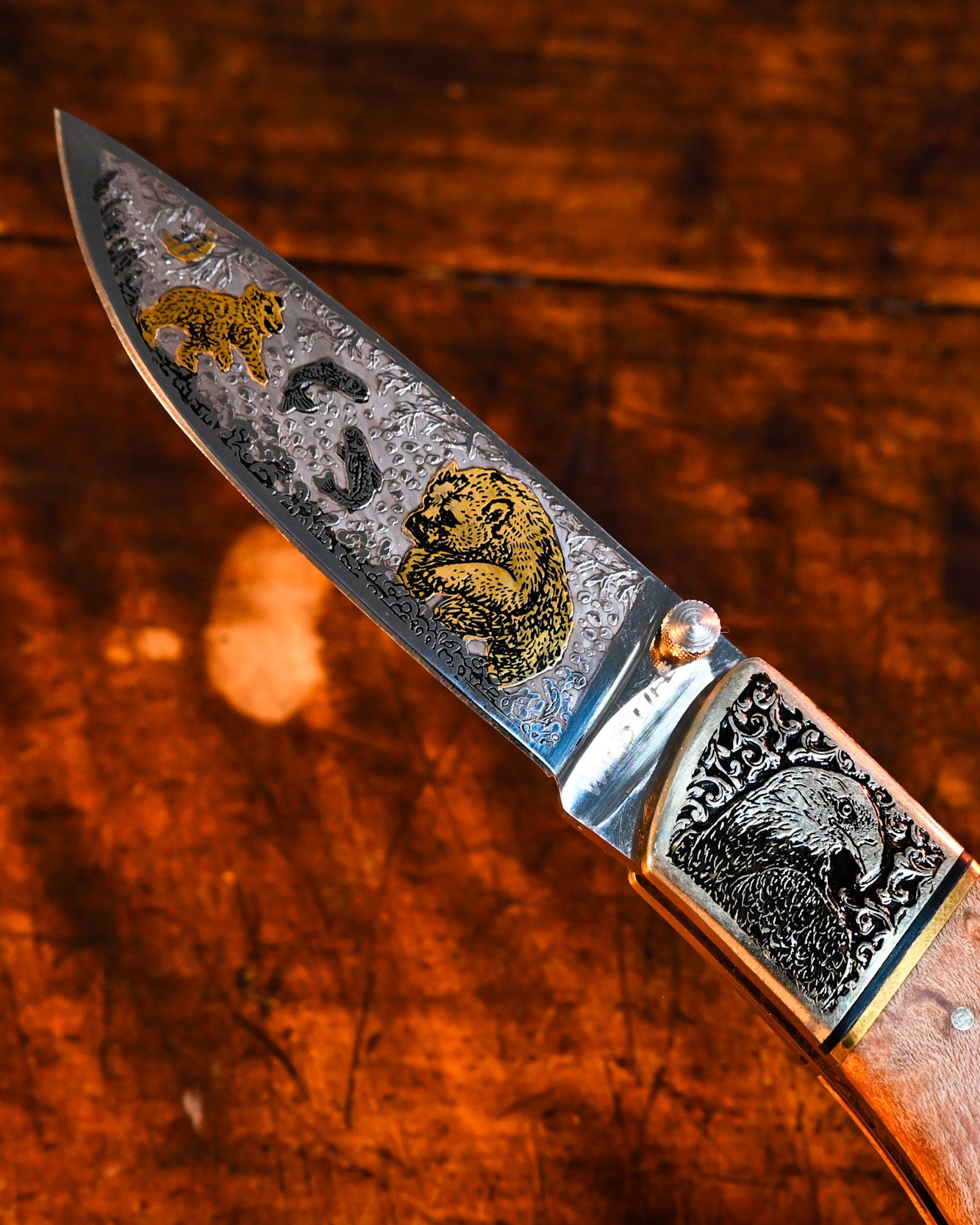 Japanese Handmade Folding Knife - Katsuhiko Miura Craftsmanship, Natural Mother-of-Pearl Inlay & Engraved Wildlife Design, Back Lock