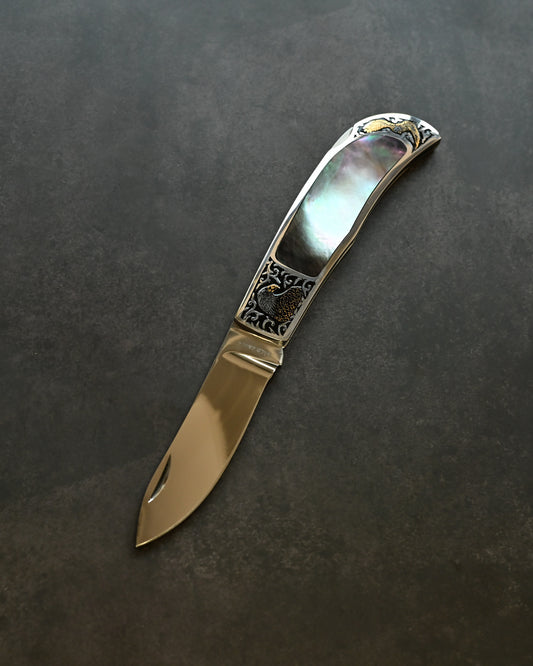 Katsuhiko Miura Handmade Folding Knife – Mother-of-Pearl Inlay & Engraved Eagle