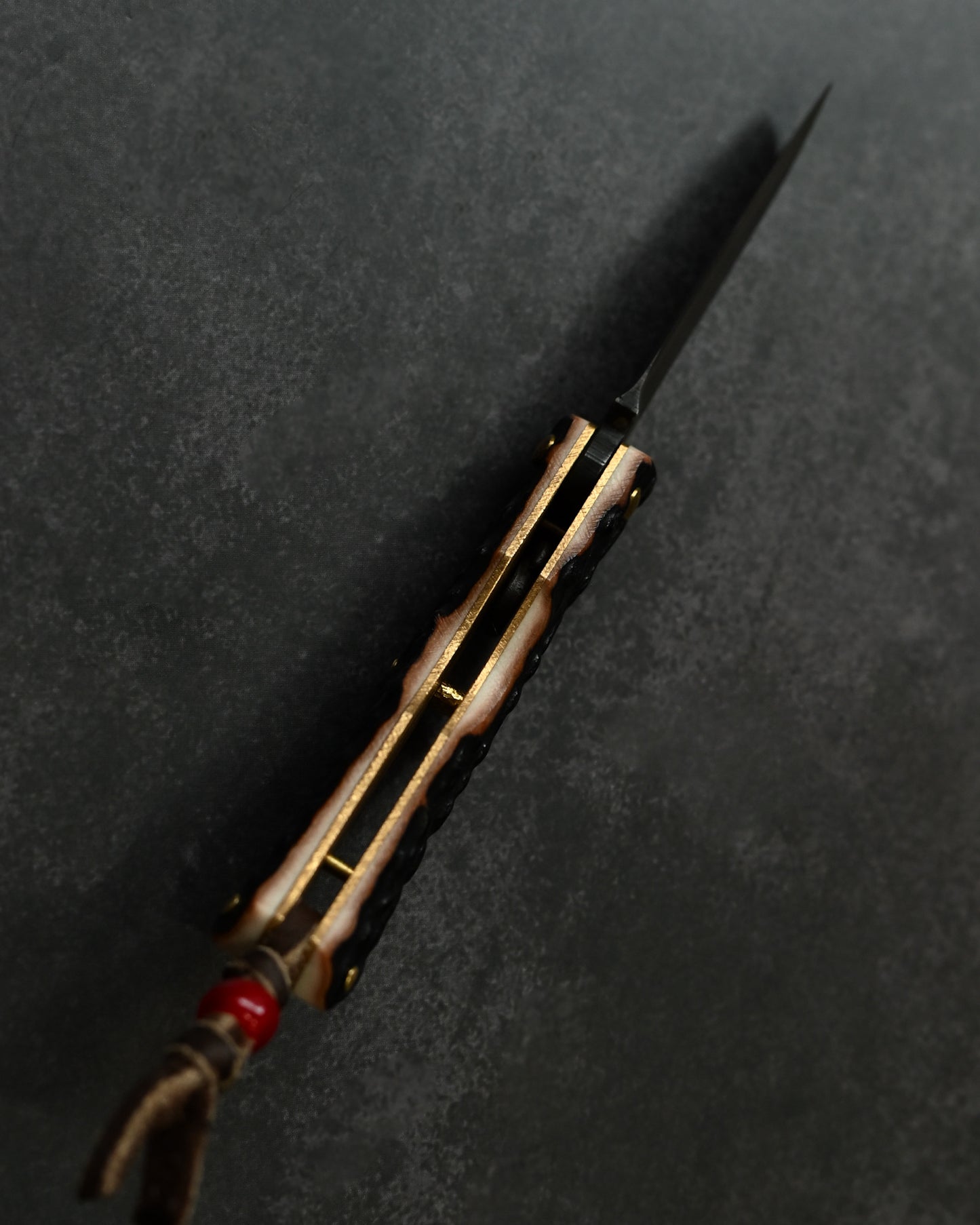 Wtopia Hifuku-Mamoru Folding Knife | Antler Handle × K120 Steel | Handmade in Japan