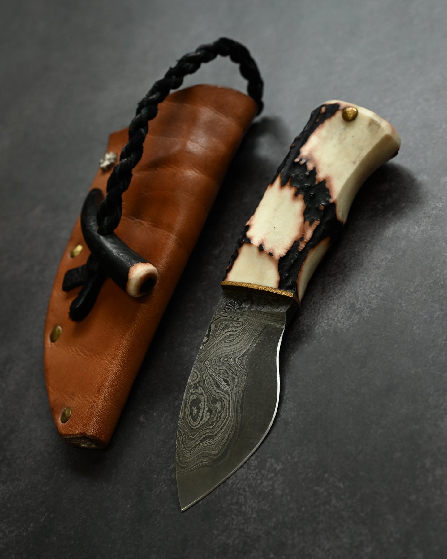 Wtopia Petty Camp – Handmade Japanese Damascus Knife with Antler Handle & Leather Sheath