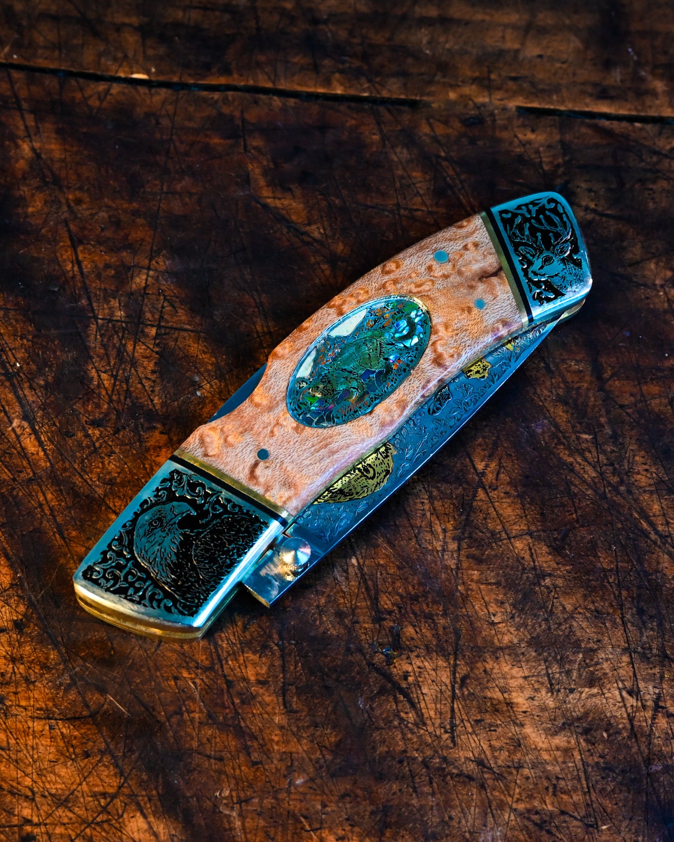 Japanese Handmade Folding Knife - Katsuhiko Miura Craftsmanship, Natural Mother-of-Pearl Inlay & Engraved Wildlife Design, Back Lock