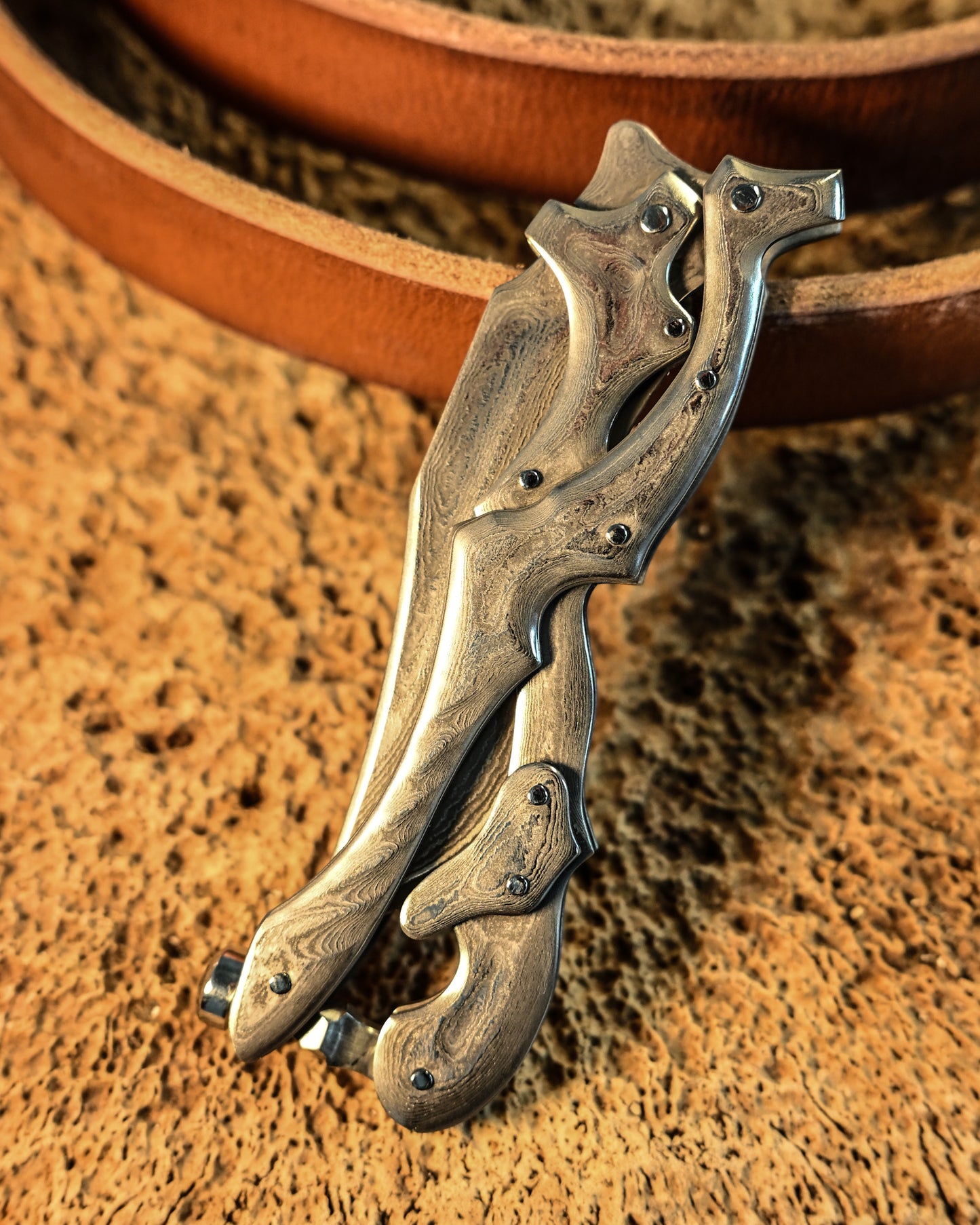 Nakayama Hidetoshi Exhibition Folding Knife – Premium Handcrafted Damascus Steel, Compact and Portable, Perfect Craftsmanship