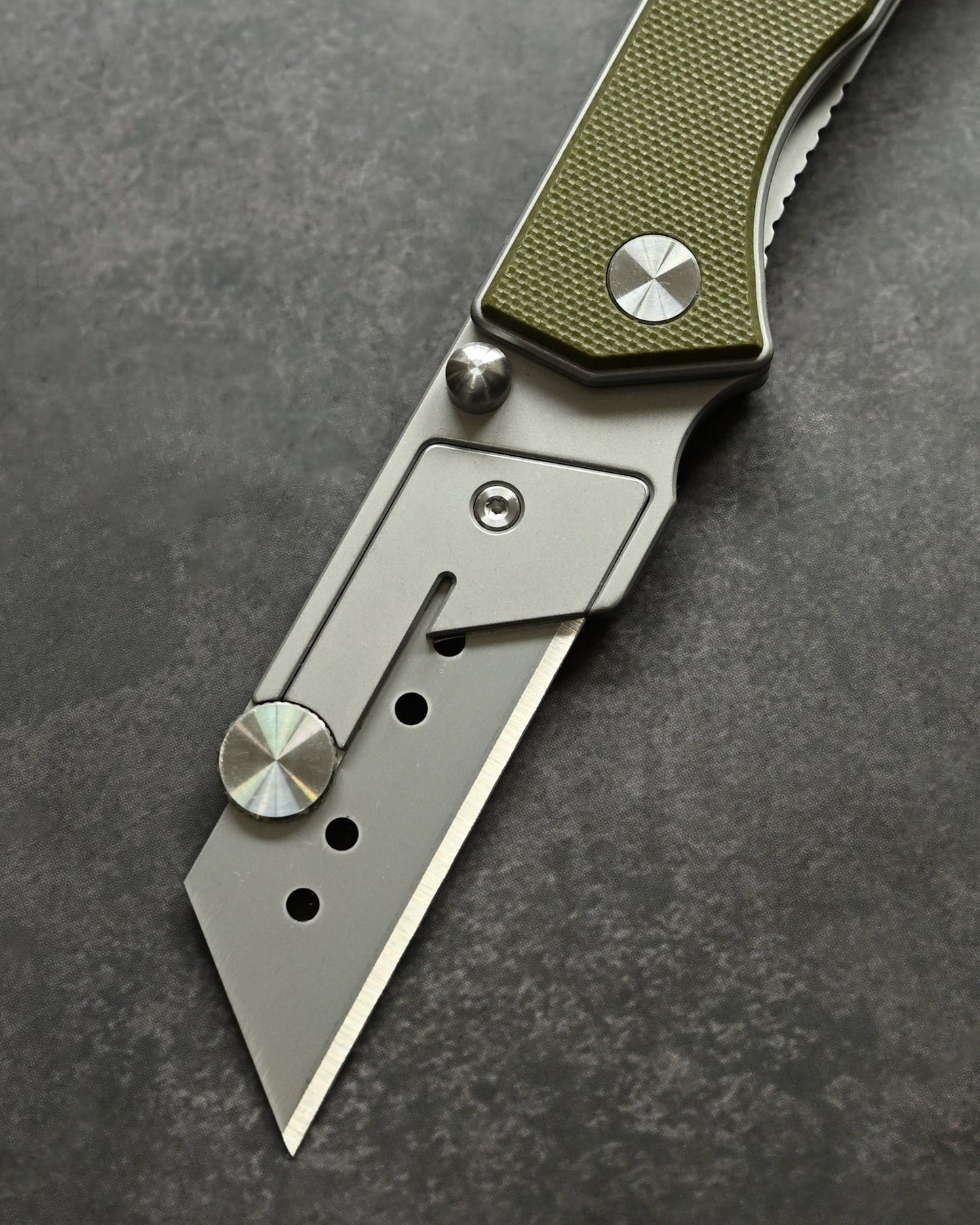 NUKNIVES OD Green G10 Handle Quick-Open Replaceable Blade Utility Knife | Kumpanter U23