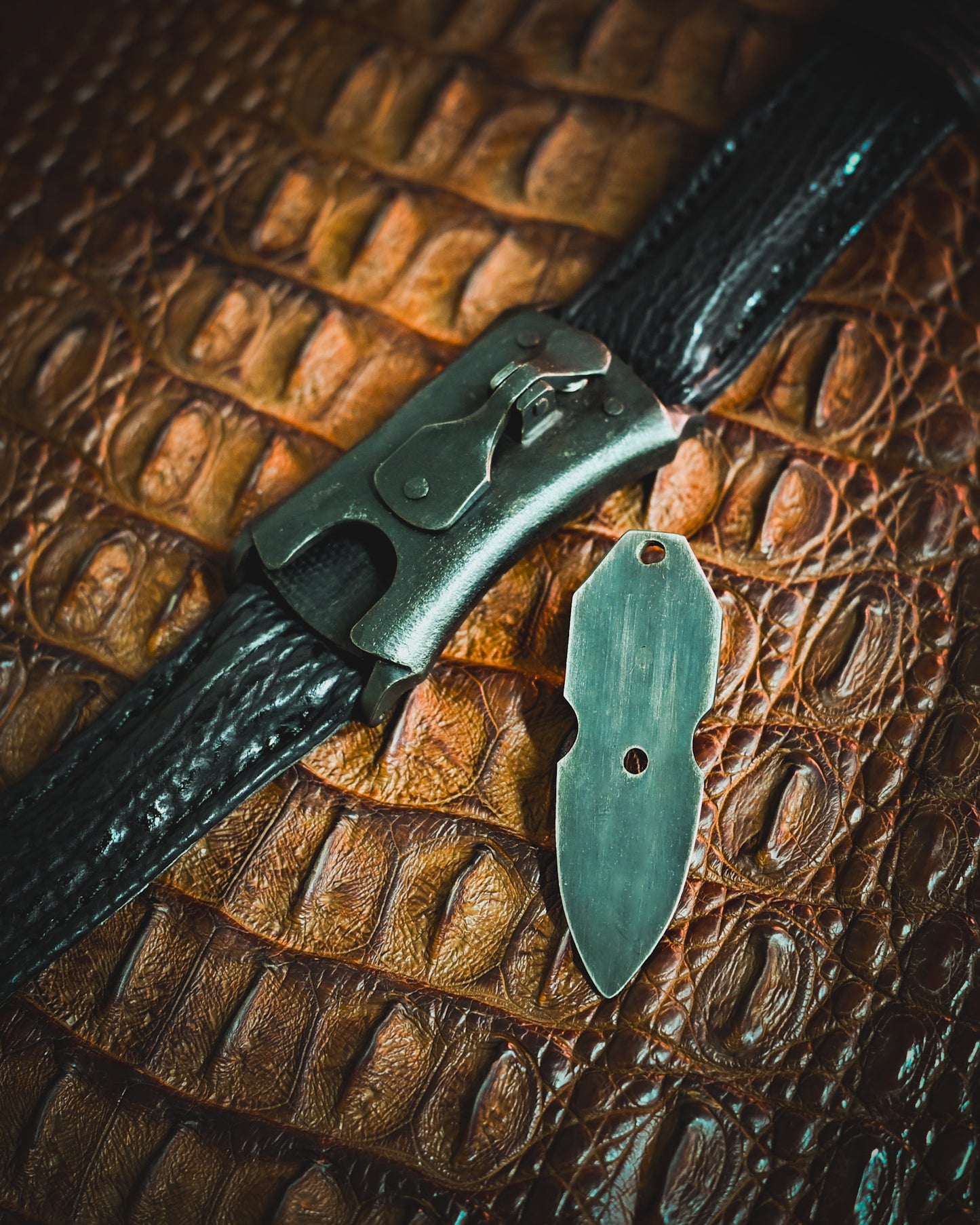 “The Blade Hidden on the Wrist” — Hidetoshi Nakayama Wristwatch Knife