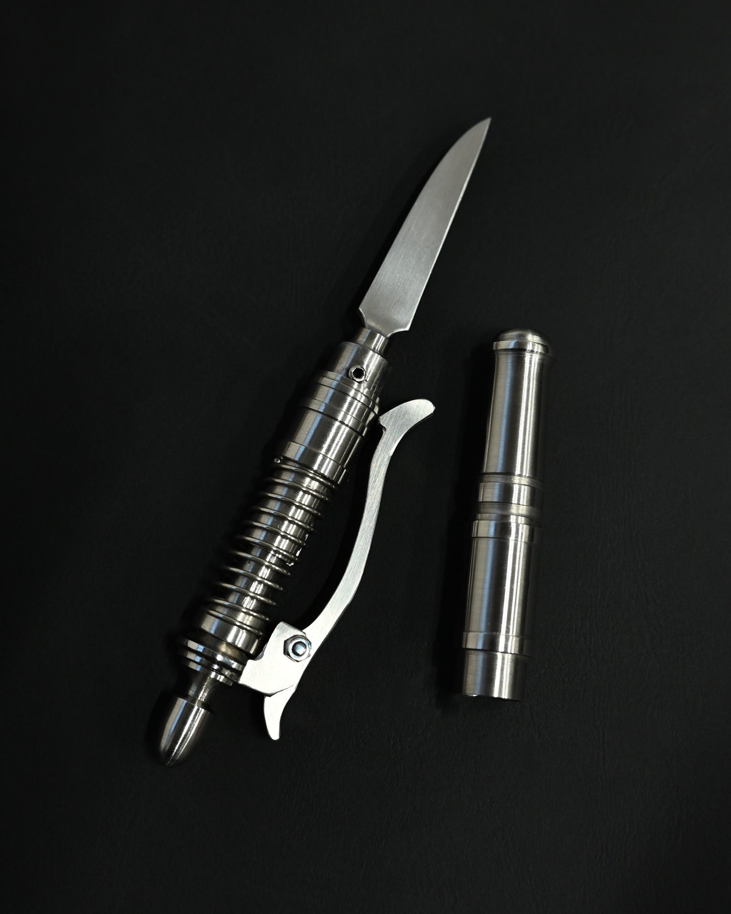 Hidetoshi Nakayama “Bolt-Action Tactical Knife” — A Fusion of Pen Mechanics and Blade Precision