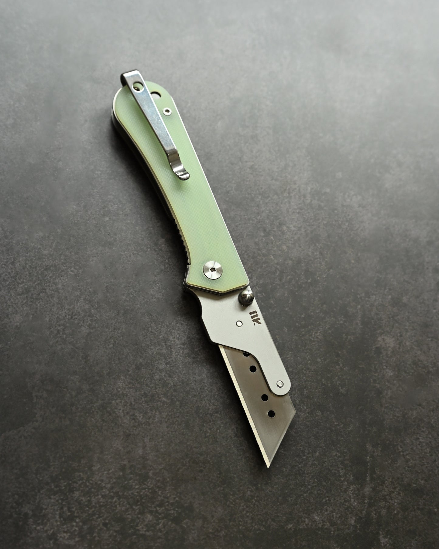 NUKNIVES Jade Green G10 Handle Quick-Open Replaceable Blade Utility Knife | Kumpanter U23