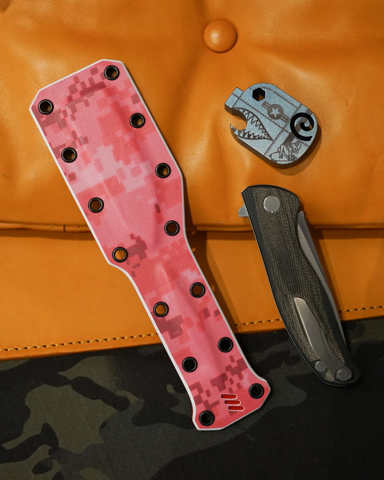 柒萬手作り KYDEX タクティカルパドル – 軽量&耐久性抜群のEDCセルフディフェンスギア