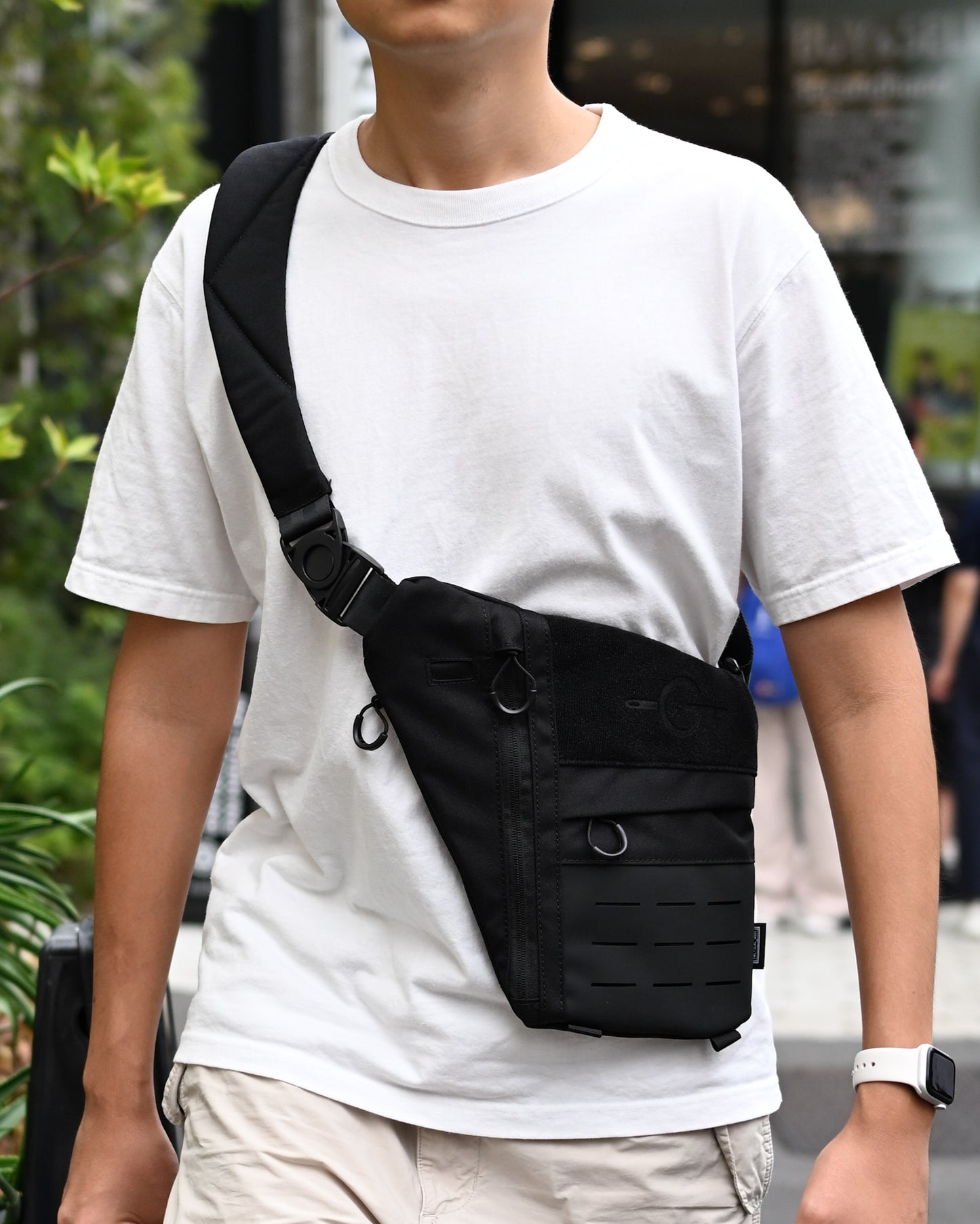 TacticalGeek Cache L1 Concealed Carry Shoulder Bag