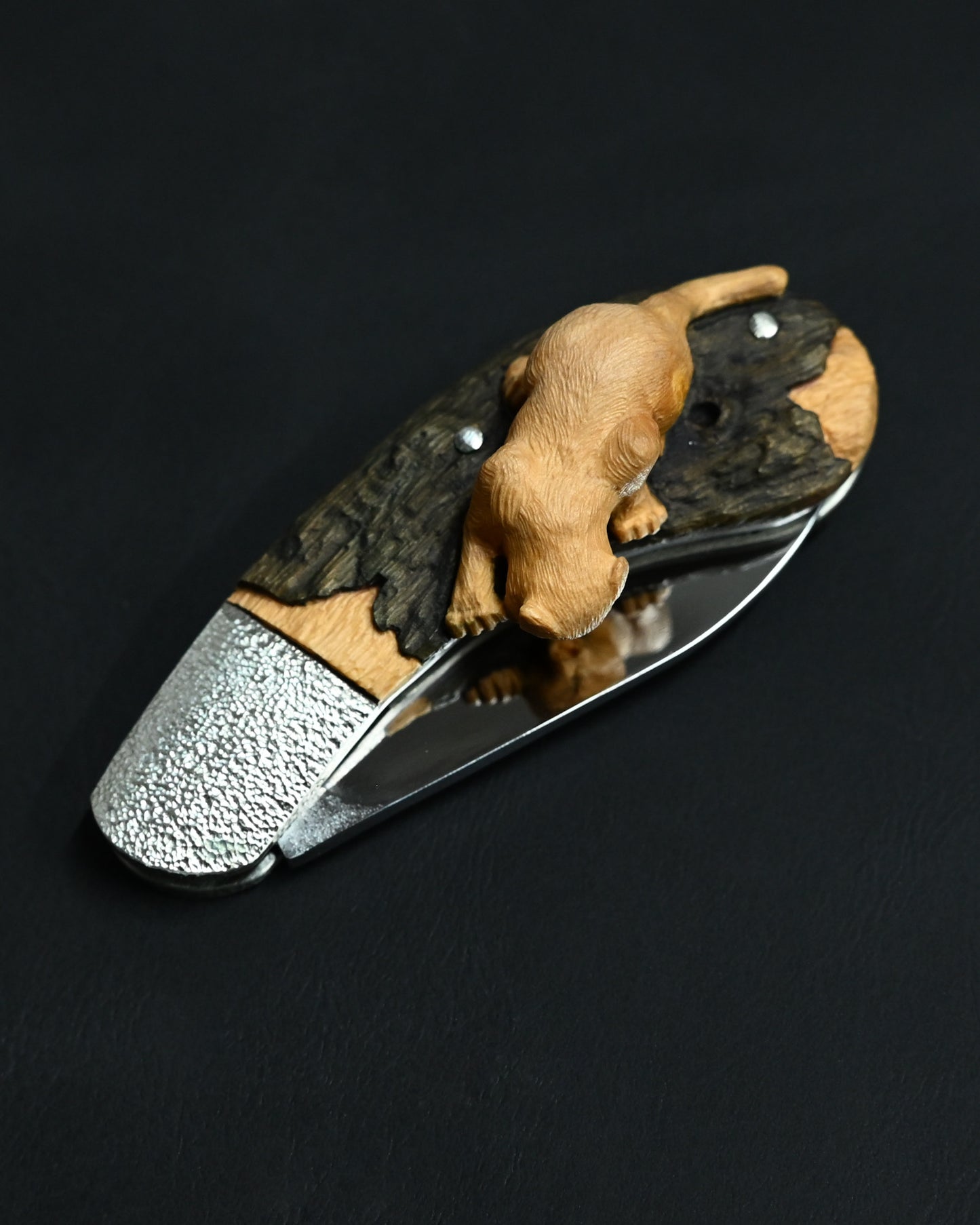 Hidetoshi Nakayama “Cat Knife” — Hand-Carved Folding Art Knife with Climbing Cat Handle