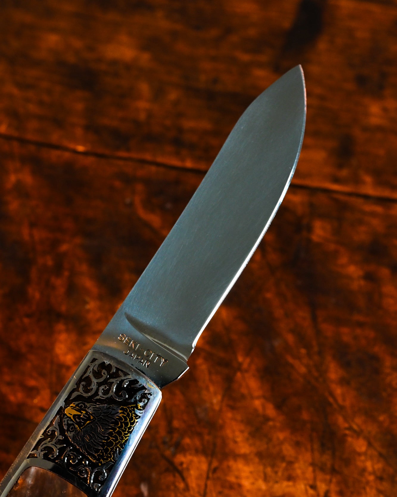 Japanese Handmade Folding Knife - Katsuhiko Miura Craftsmanship, Natural Mother-of-Pearl Inlay & Engraved Eagle Design, Back Lock