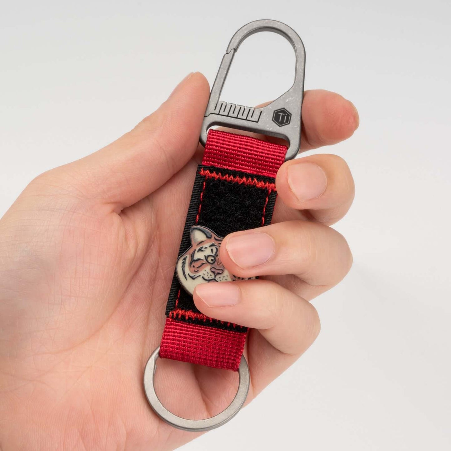 KeyUnity KB01 TITANIUM CARABINER KEYCHAIN
