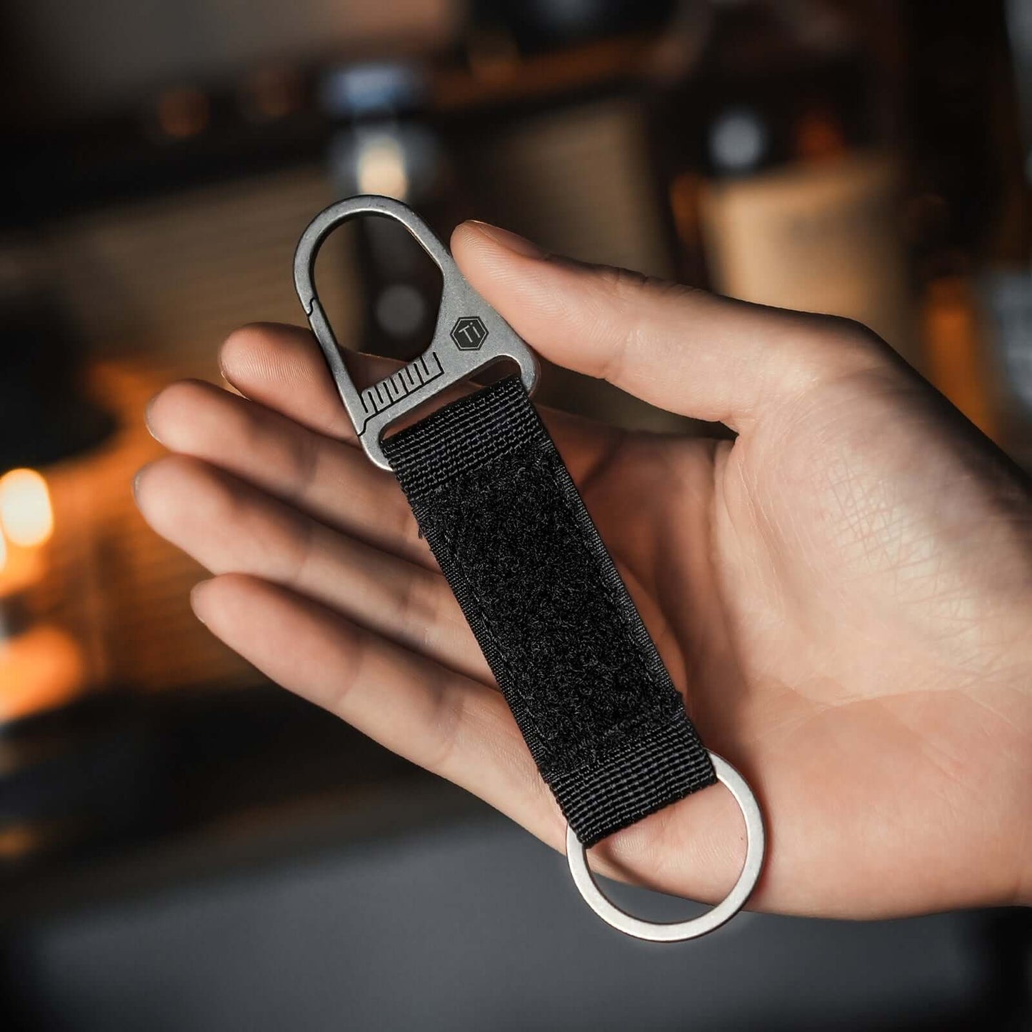 KeyUnity KB01 TITANIUM CARABINER KEYCHAIN