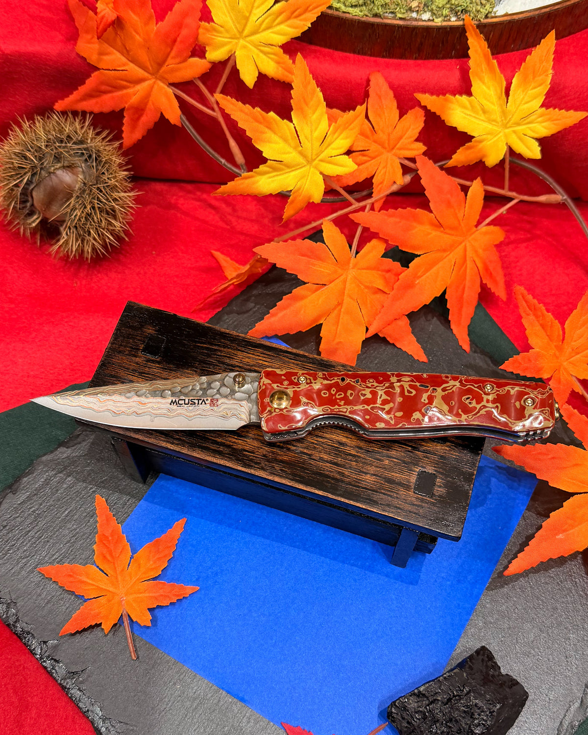 MCUSTA MATOUEN Limited Edition Japanese Folding Knife – Copper & Brass Damascus / V-Toku 2 Steel / Ironwood / Traditional Kiso Tsuishu Lacquer