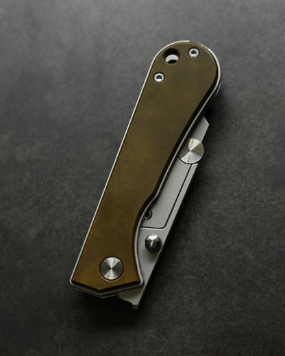 NUKNIVES Brass Handle Quick-Open Replaceable Blade Utility Knife Kumpanter U23