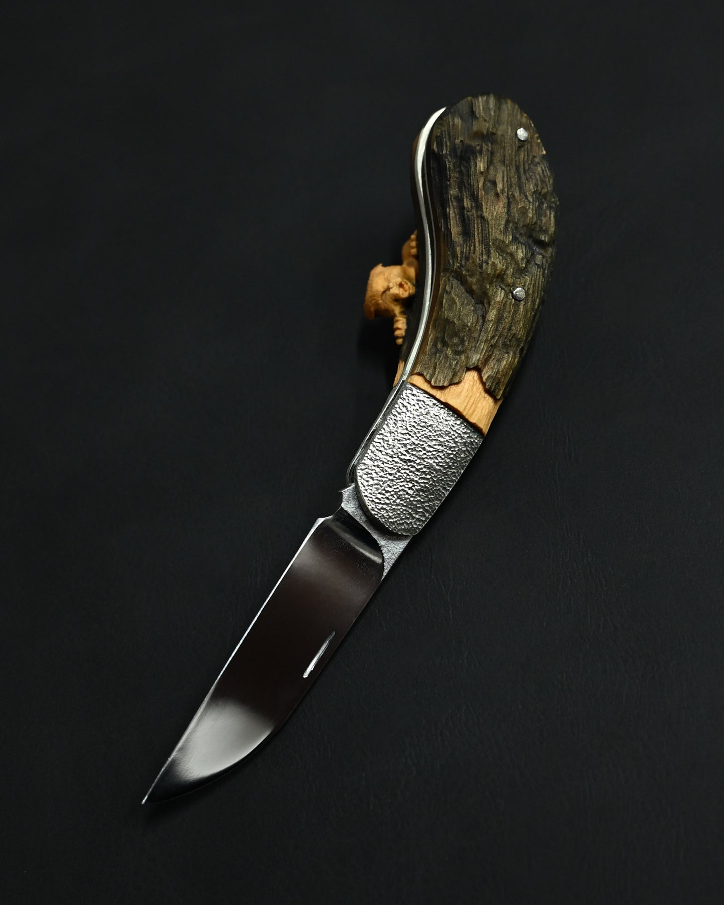 Hidetoshi Nakayama “Cat Knife” — Hand-Carved Folding Art Knife with Climbing Cat Handle