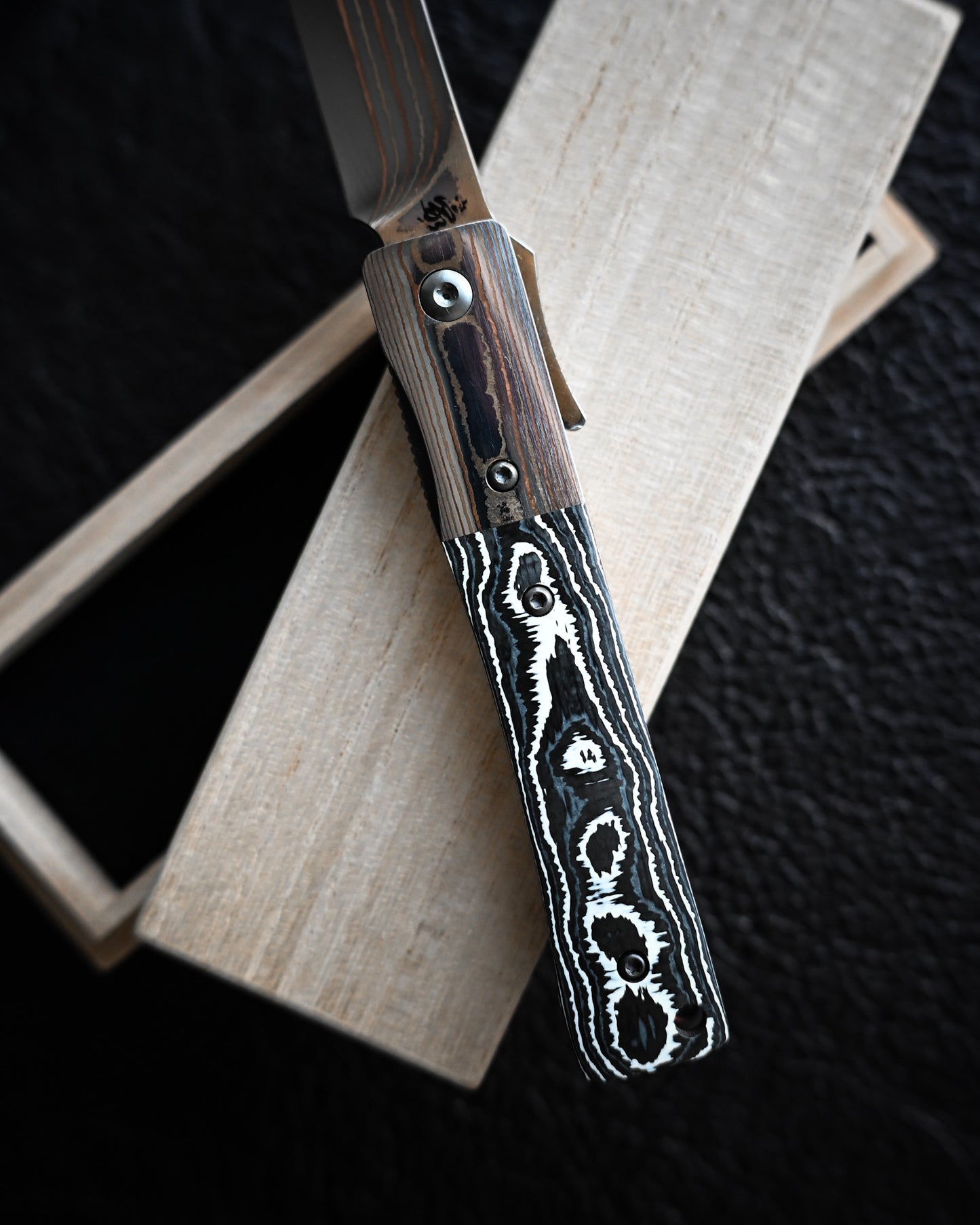 haoworks Eirou Atsumori Custom Folding Knife – Obsidian Storm