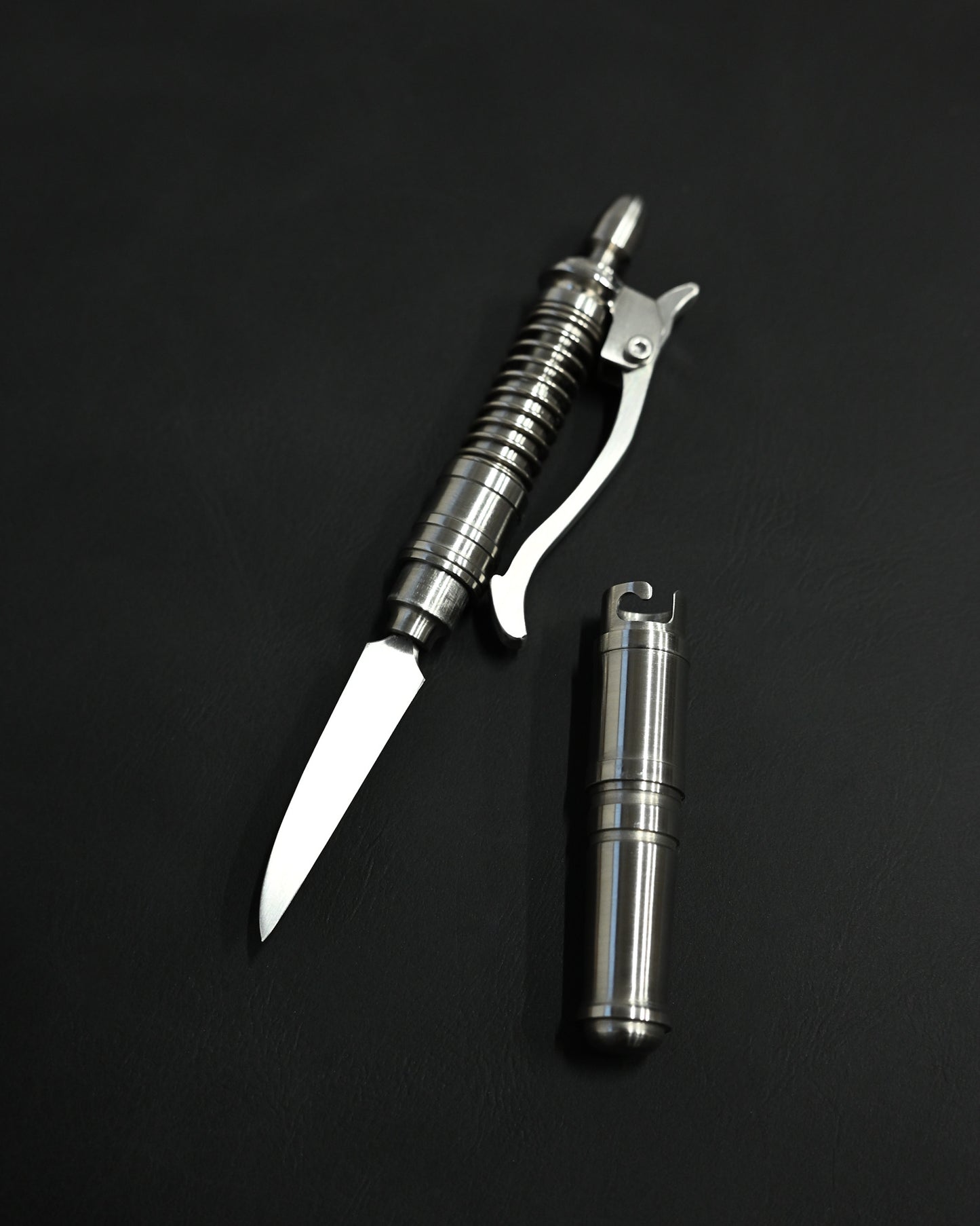 Hidetoshi Nakayama “Bolt-Action Tactical Knife” — A Fusion of Pen Mechanics and Blade Precision