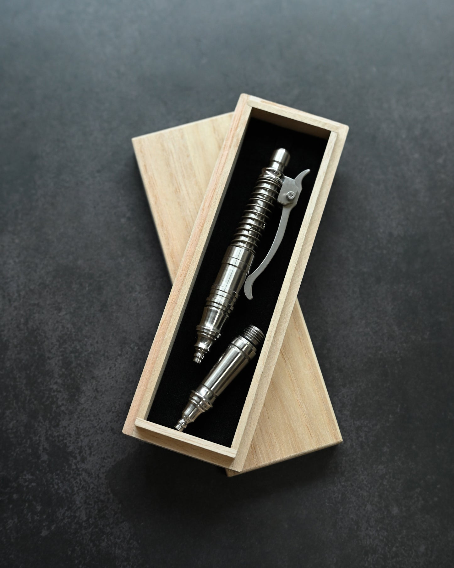 Hidetoshi Nakayama Bolt-Action Rotating Pen – Hidden Mechanism, Dual-Length Design