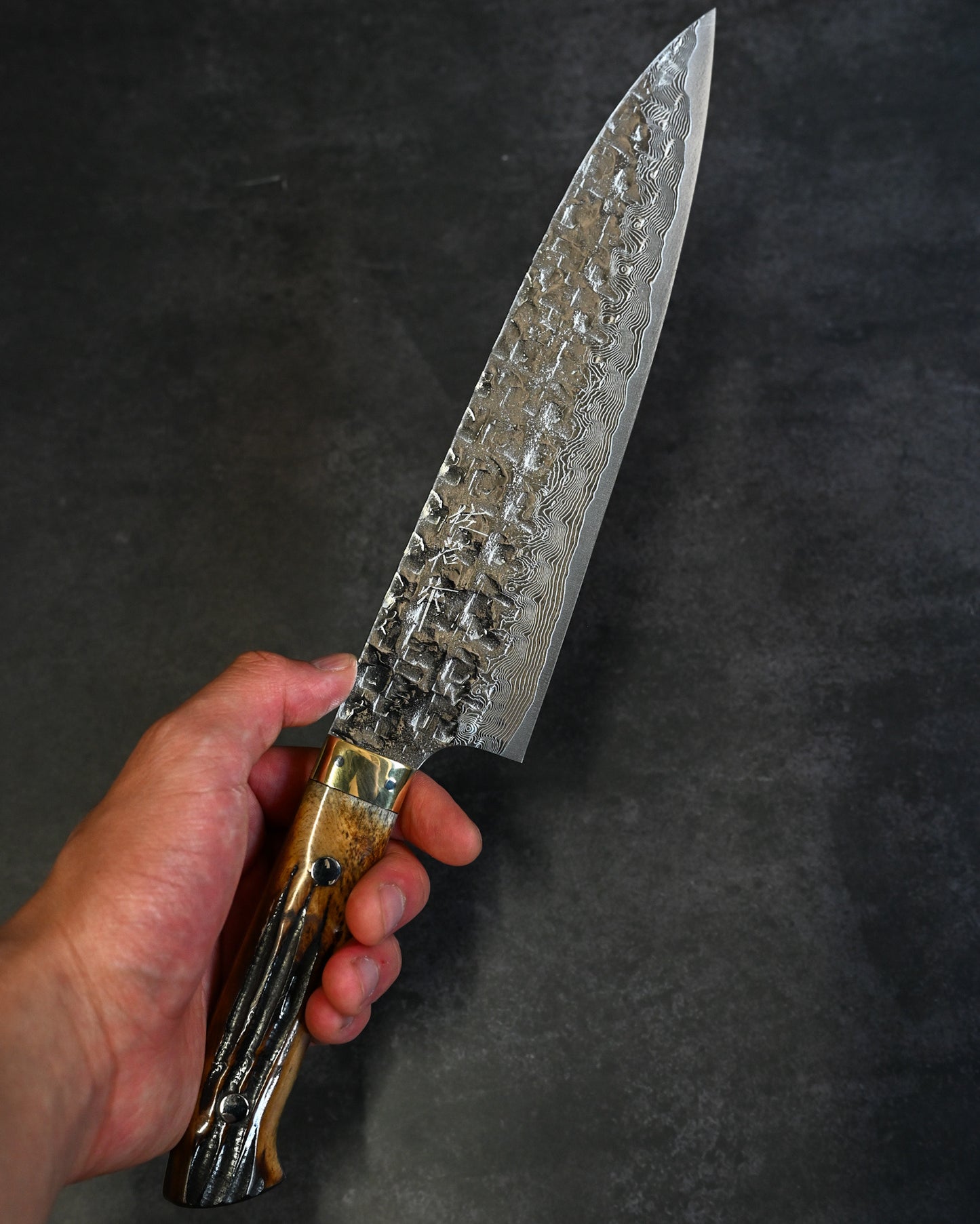 Takeshi Saji VG10 Cross-Hammered Damascus Gyuto 210mm – Diamond Finish – Yellow Deer Antler Handle – Handmade Japanese Chef Knife