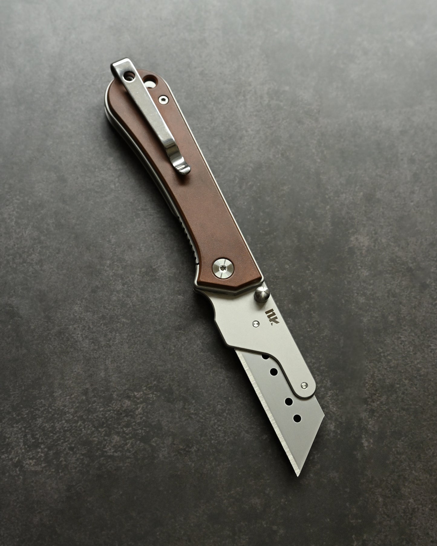 NUKNIVES Copper Handle Quick-Open Replaceable Blade Utility Knife | Kumpanter U23