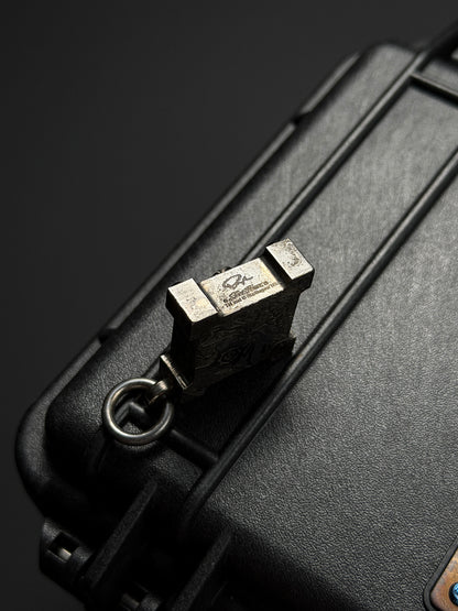 Steel Flame × Starlingear Killbox Collaboration Pendant | Stainless-Steel Body × 925 Silver L-Size Skull | Full S-Pattern Recessed Background & Dual Signature Markings