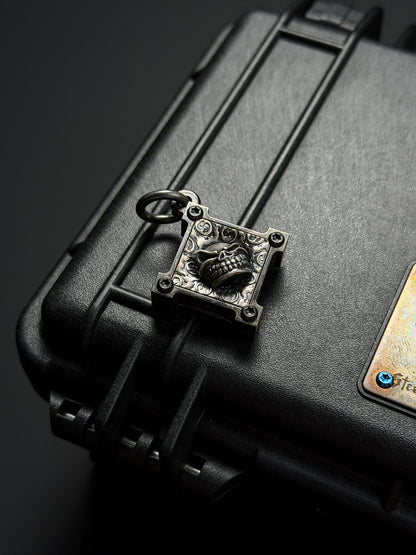 Steel Flame × Starlingear Killbox Collaboration Pendant | Stainless-Steel Body × 925 Silver L-Size Skull | Full S-Pattern Recessed Background & Dual Signature Markings