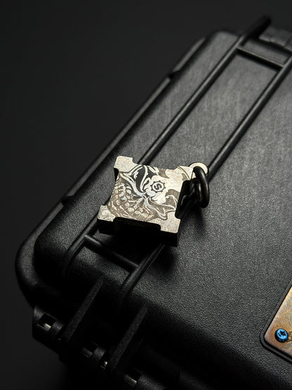 Steel Flame × Starlingear Killbox Collaboration Pendant | Stainless-Steel Body × 925 Silver L-Size Skull | Full S-Pattern Recessed Background & Dual Signature Markings