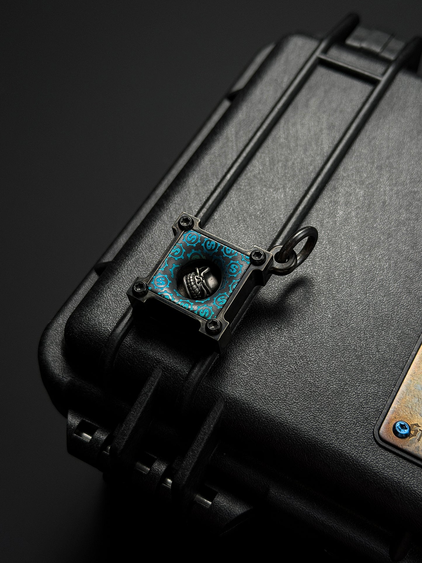 Steel Flame × Starlingear Killbox Collaboration Pendant | Stainless-Steel Body × 3D M-Size 925 Silver Skull | Blue Niobium S-Pattern Background & Dual Signature Engravings