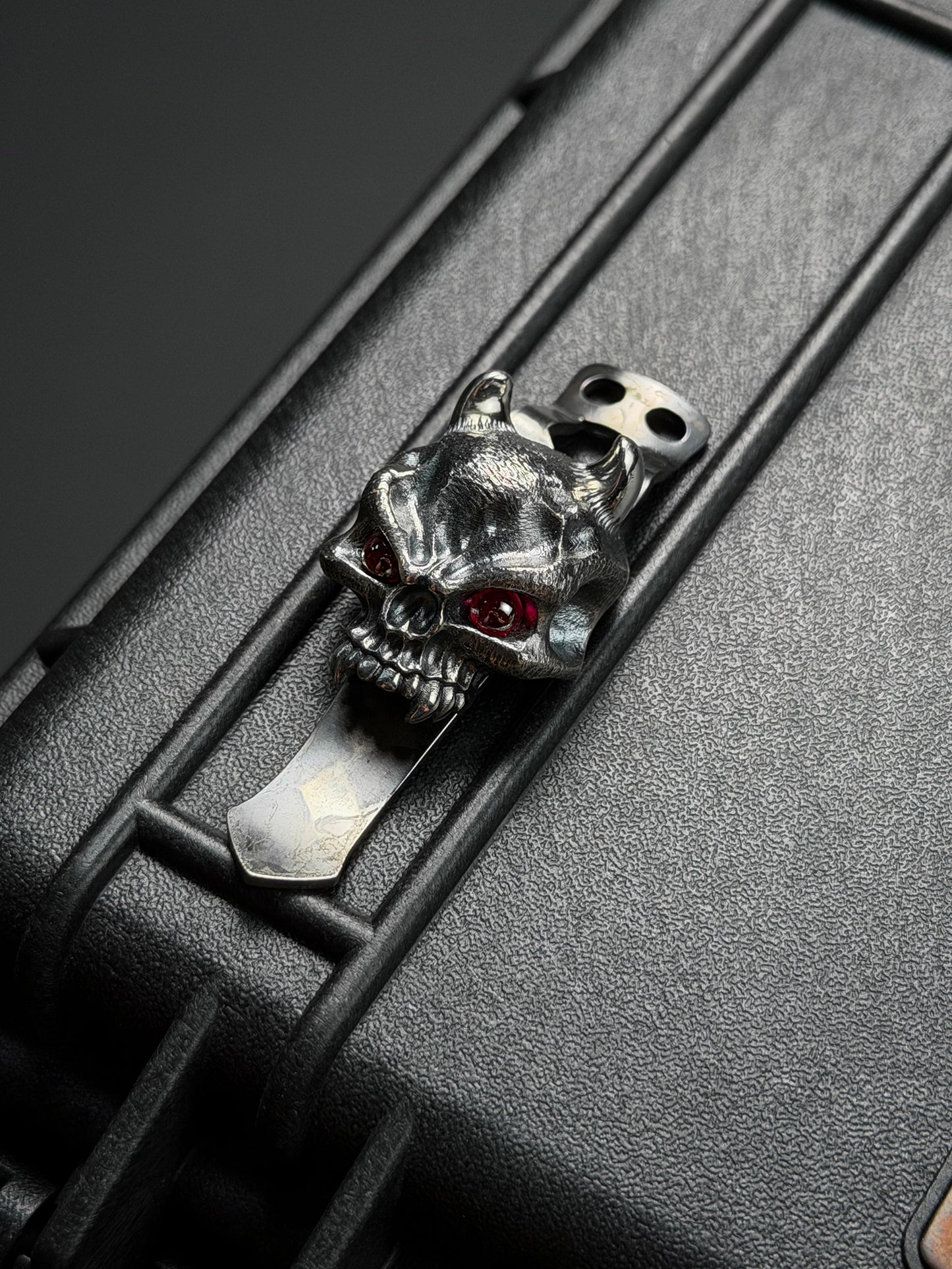 Steel Flame 925 シルバー XL ウォリアー 般若 フラッシュライトクリップ（レッドアイ）