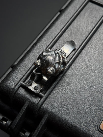 Steel Flame 925 シルバー XL ウォリアー 般若 フラッシュライトクリップ（レッドアイ）