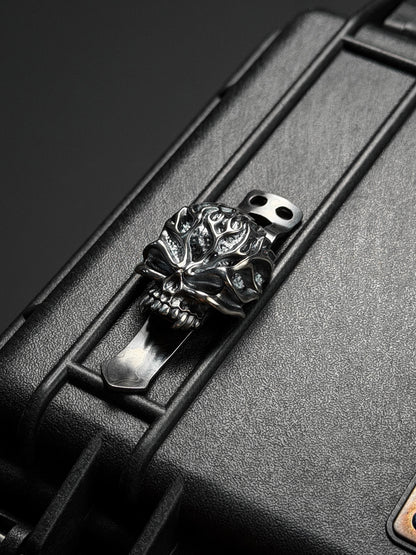 Steel Flame XL ウォリアー・リーパー スカル フラッシュライトクリップ（925 シルバー）