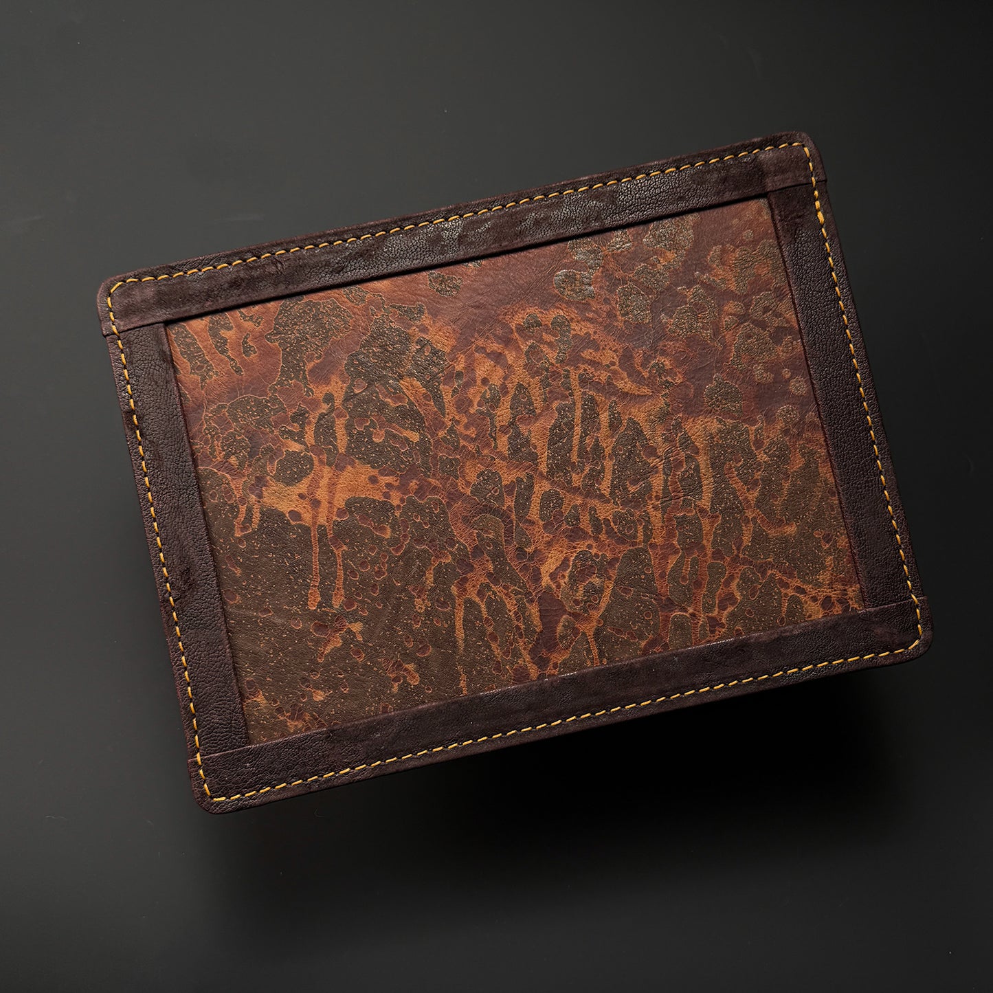 Made in Japan Wtopia Handmade Custom EDC Valet Tray
Lava Leather Inlay with Cowhide-Wrapped Edge