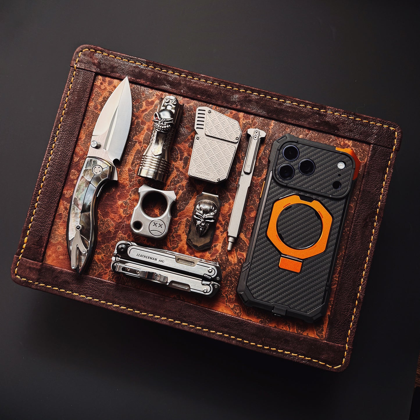 Made in Japan Wtopia Handmade Custom EDC Valet Tray
Lava Leather Inlay with Cowhide-Wrapped Edge