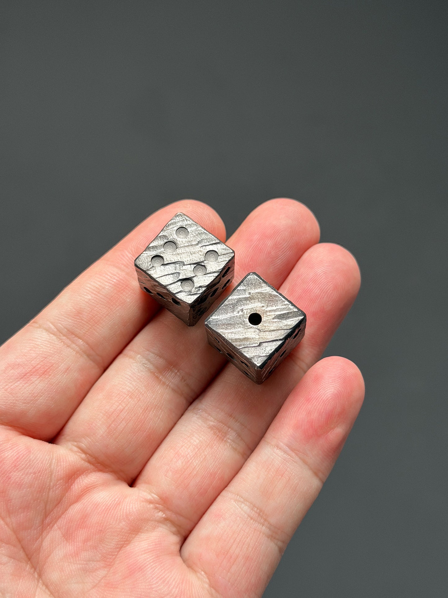 Sunshine Handmade Titanium Stone Dice Hand-Carved Titanium Alloy Dice