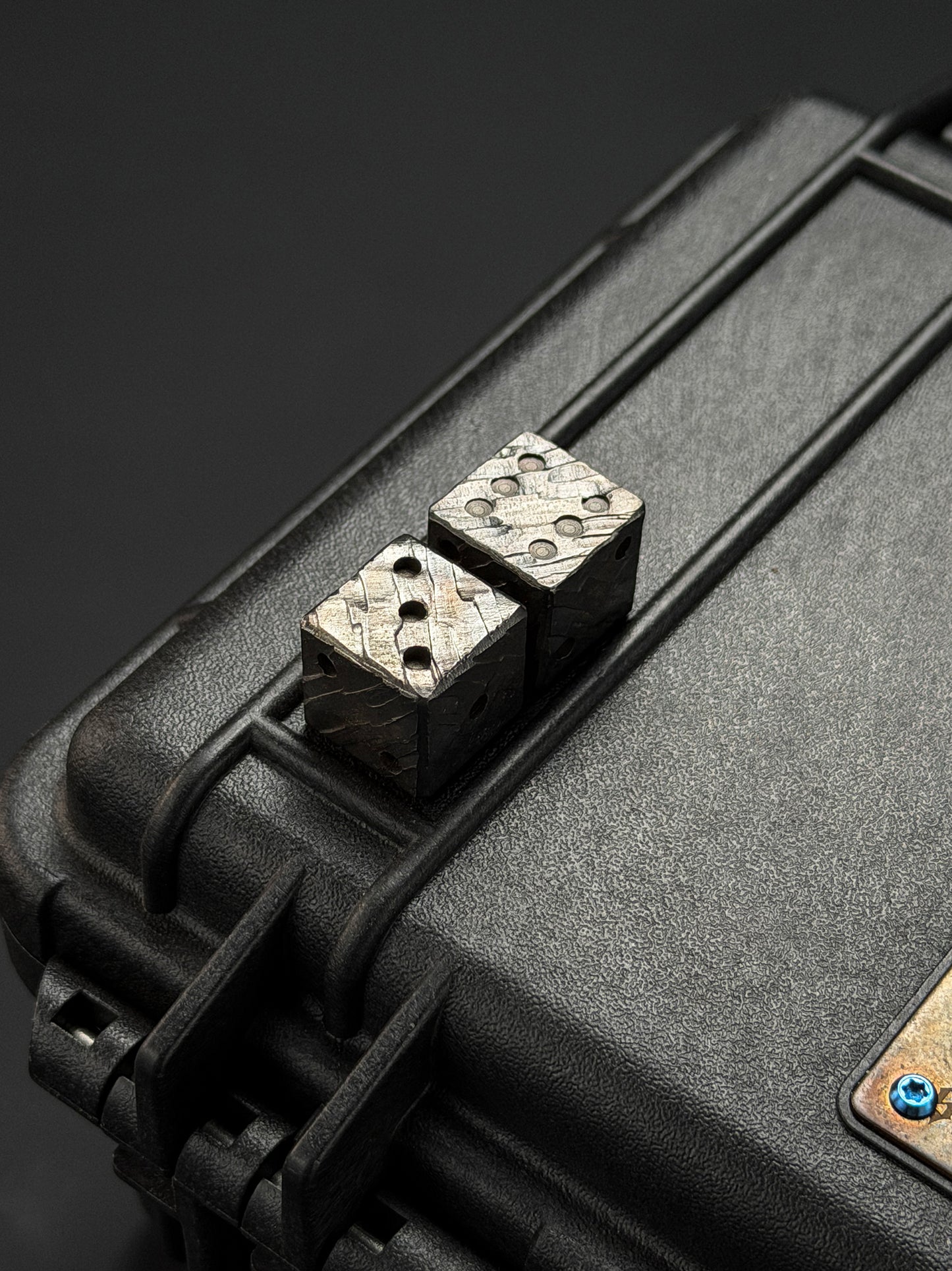 Sunshine Handmade Titanium Stone Dice Hand-Carved Titanium Alloy Dice